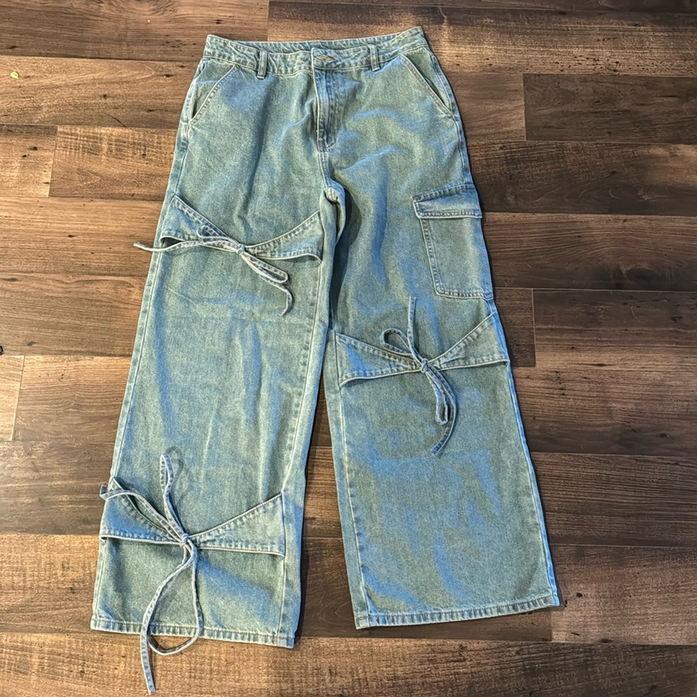 Bow wide leg jeans